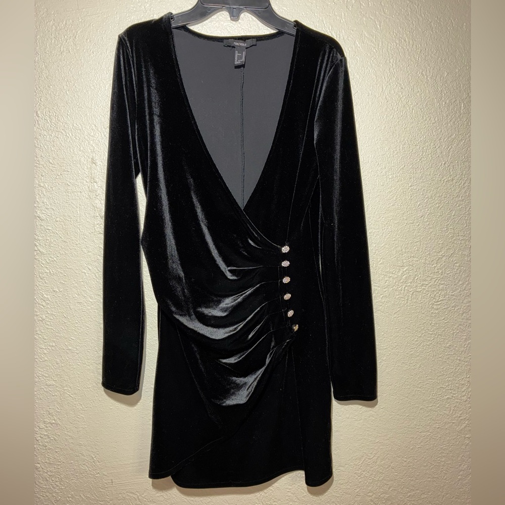 Forever 21 Black Velvet Long Sleeve Dress